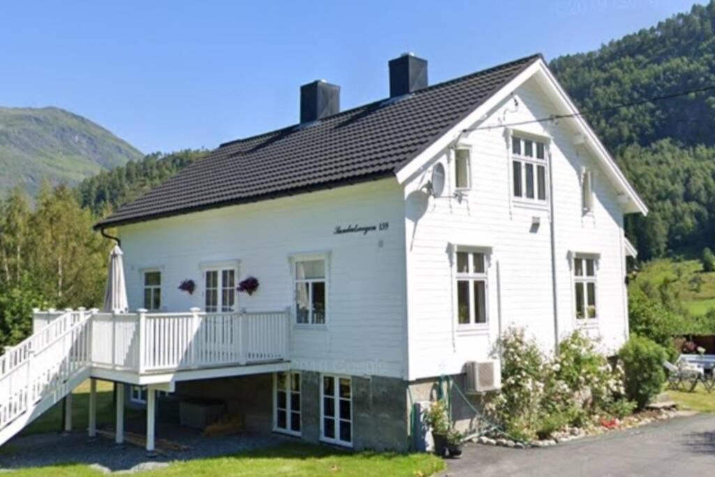 Bakken, Feriebolig Villa Volda ภายนอก รูปภาพ